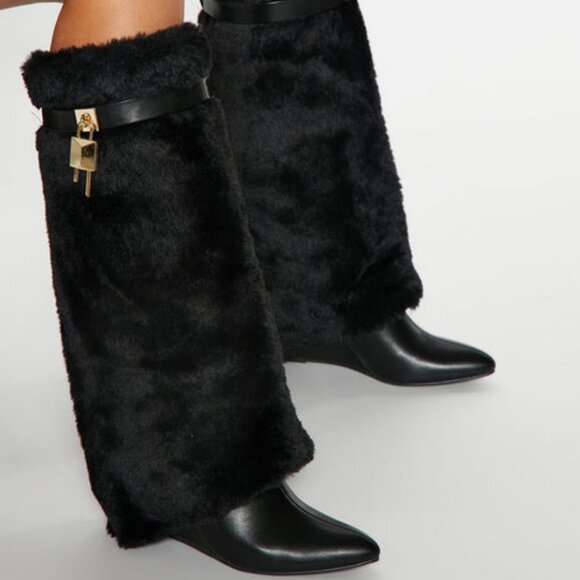 CUFF ME UP WITH THE FUR Knee High Boots  ( BRAND NEW !!) - Picture 1 of 6